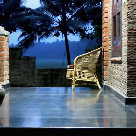 Clayfingers Art Cottage Thrissur Екстер'єр фото