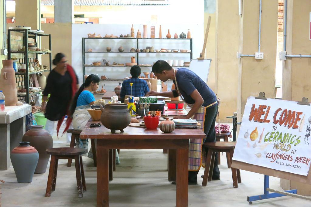 Clayfingers Art Cottage Thrissur Номер фото
