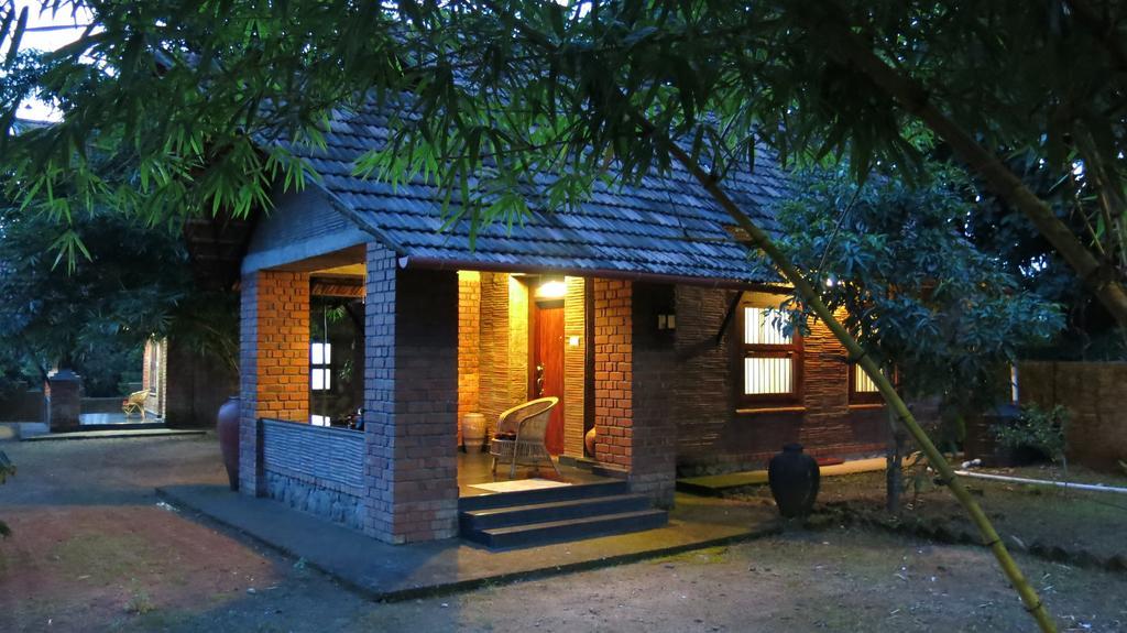 Clayfingers Art Cottage Thrissur Номер фото